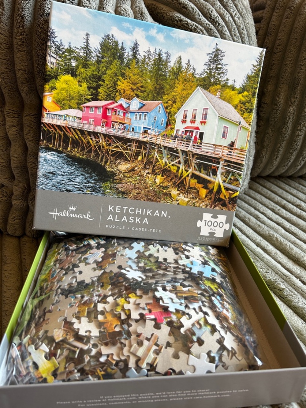 Hallmark 1000-Piece Puzzle Ketchikan Alaska Vibrant Historic Creek Street - Picture 6 of 6